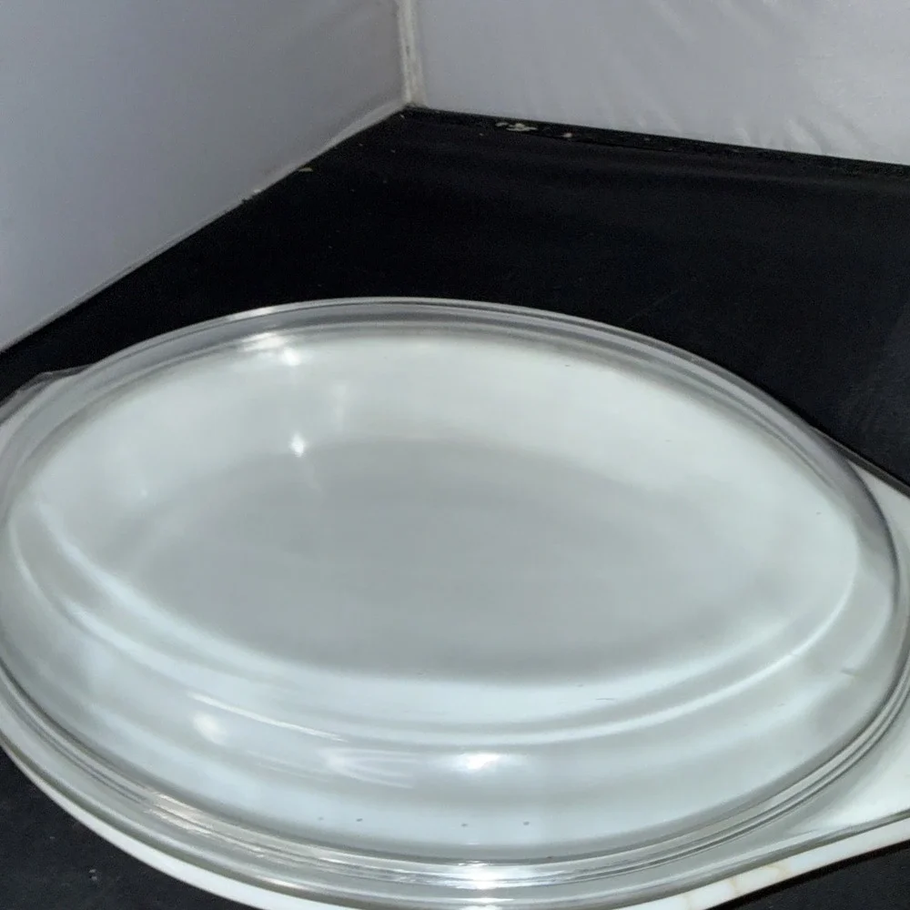 PYREX OVAL DIVIDED CASSEROLE DISH WITH LID-